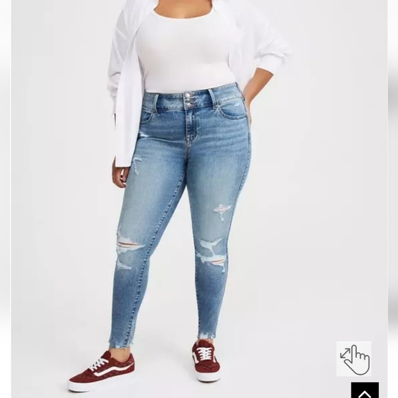torrid Denim - Torrid Jegging Light Blue Distressed Skinny Cropped Jeans